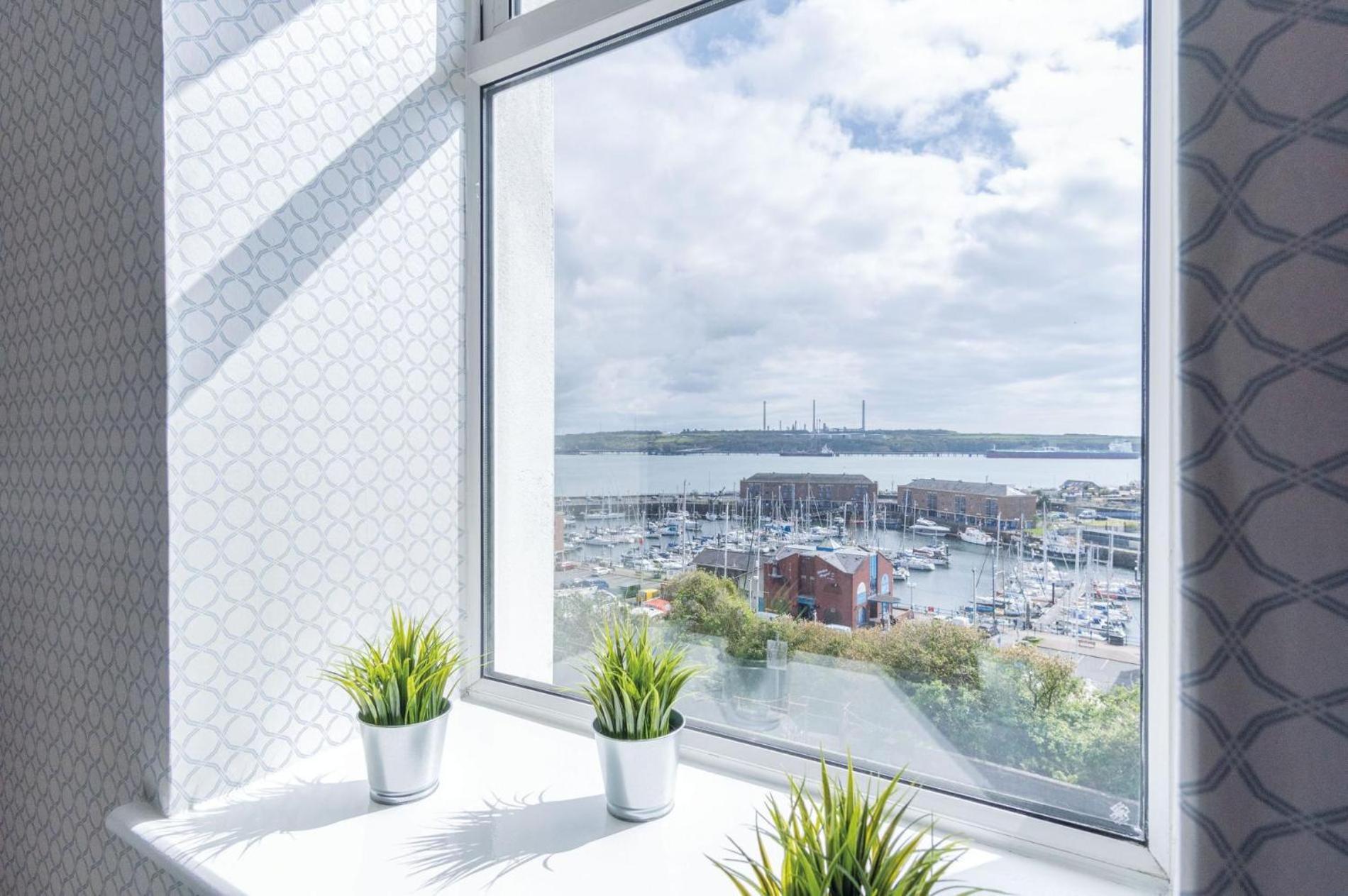 Beach Haven Hideout - 2 Bedroom - Milford Haven Eksteriør bilde